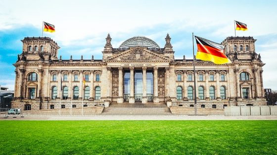 Zwiedzasz Berlin za darmo? Nie możesz ominąć Reichstag w Berlinie.